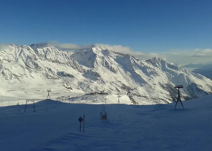 Ofer Thomas & Michaela *